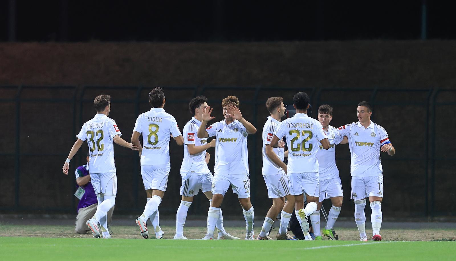 Hajduk na Raków u neuobičajenoj kombinaciji opreme