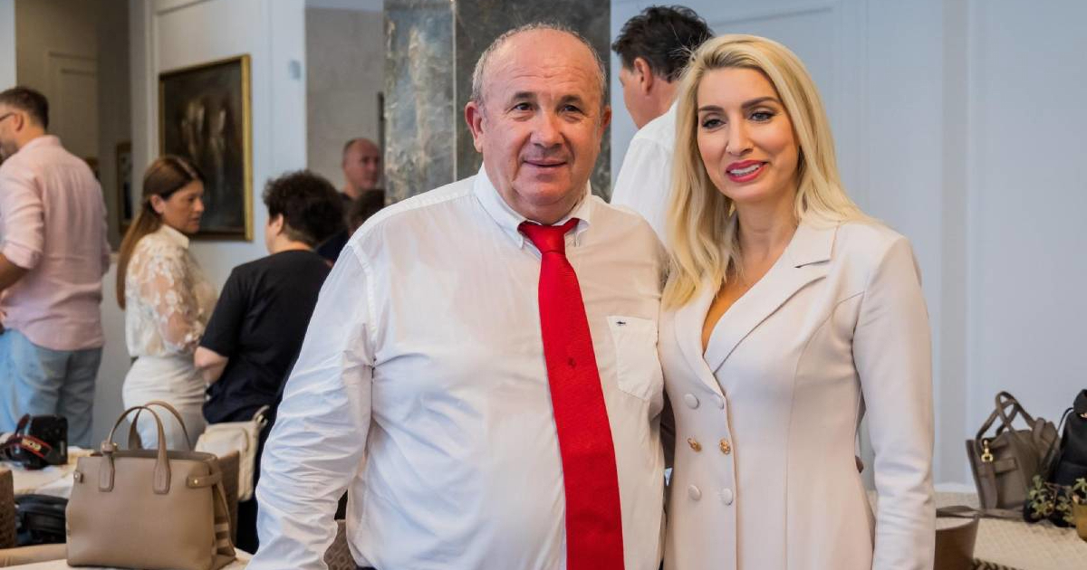 Zlatni Rolex i Valentino štikle... Ovo su najupečatljivija modna izdanja Fani Kerum