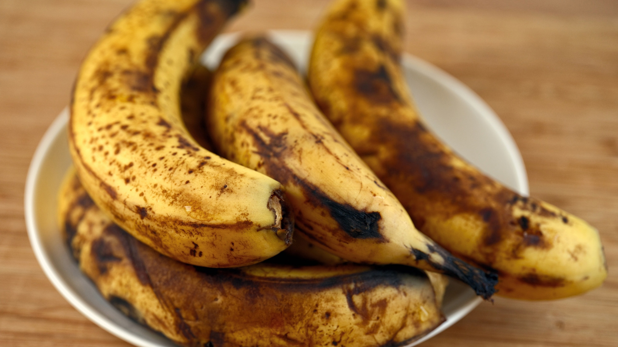 Jednostavan trik s folijom za dulju svježinu banana
