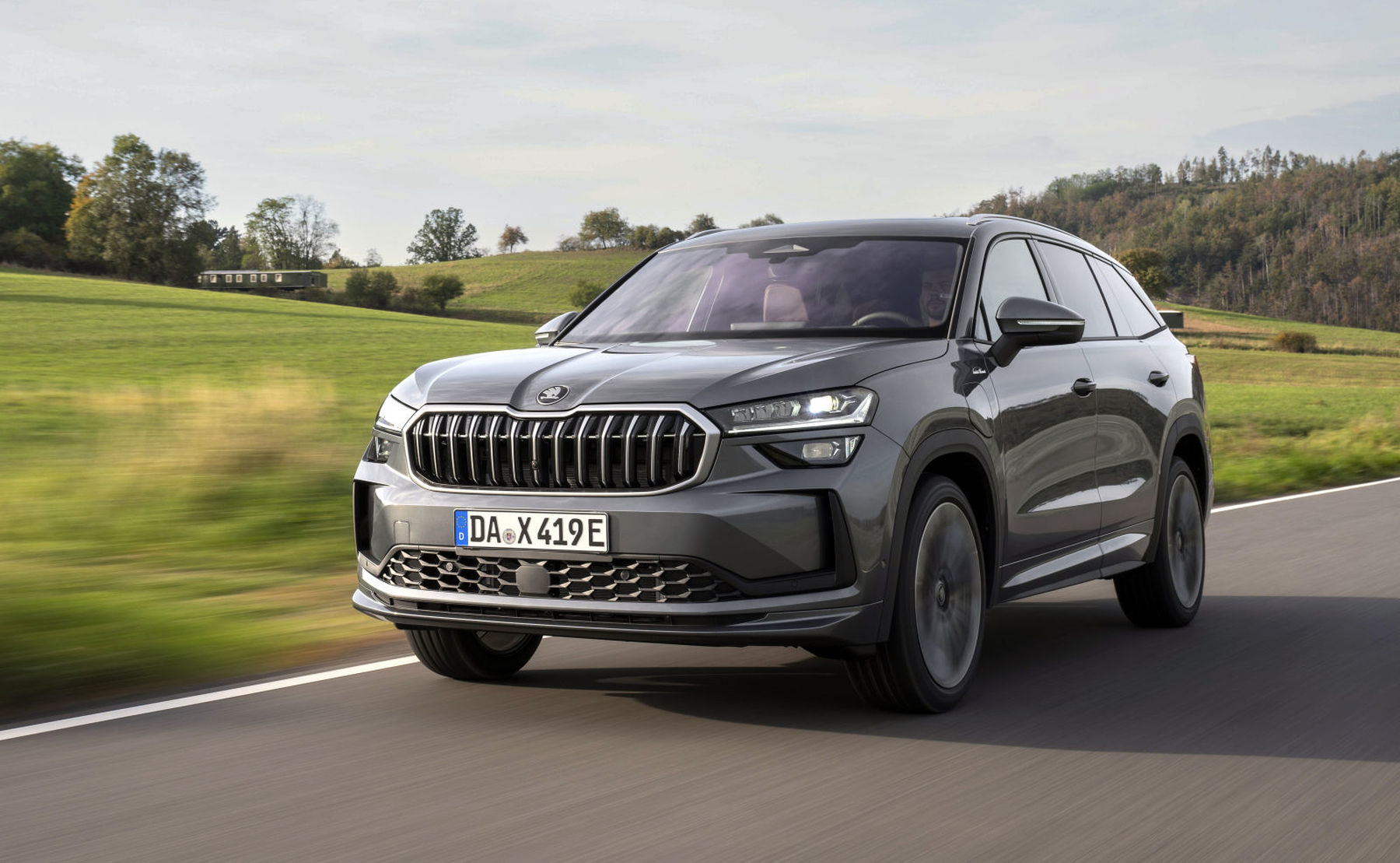 Škoda Kodiaq slavi 10 godina uz novu i najjaču opremu. Dobiva i snažniji PHEV sklop