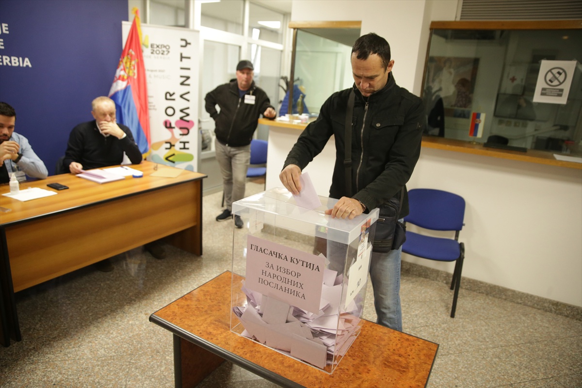 VIDEO Srbi u BiH glasaju na 28 biračkih mjesta