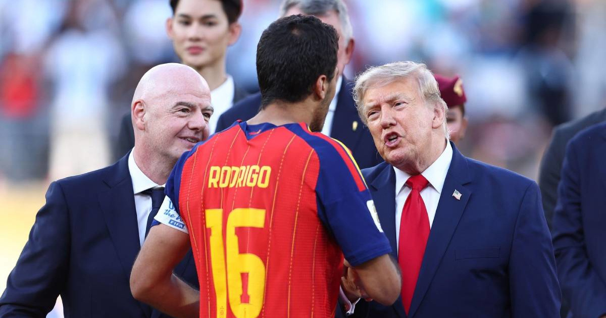 Trump kaže da ima 190,5 cm, španjolski nogometaš također. Ali nešto tu ne štima 🫣