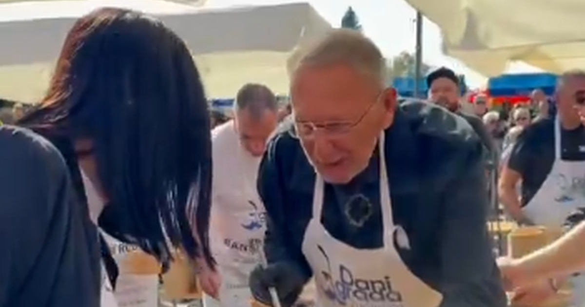 VIDEO Božinović kuhao i dijelio gulaš. "Treba miješati, stalno miješati"
