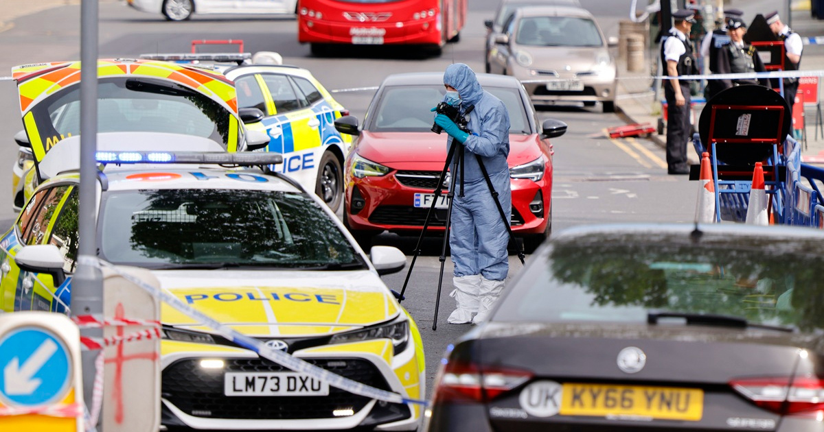 Muškarac izboden na ulici u Londonu. Policija uhitila sedam 