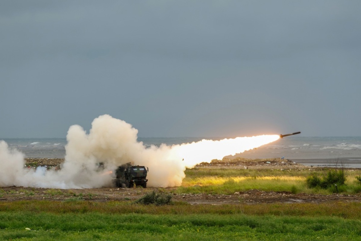Tajvan u vojnoj vježbi prvi put ispalio rakete HIMARS prema 