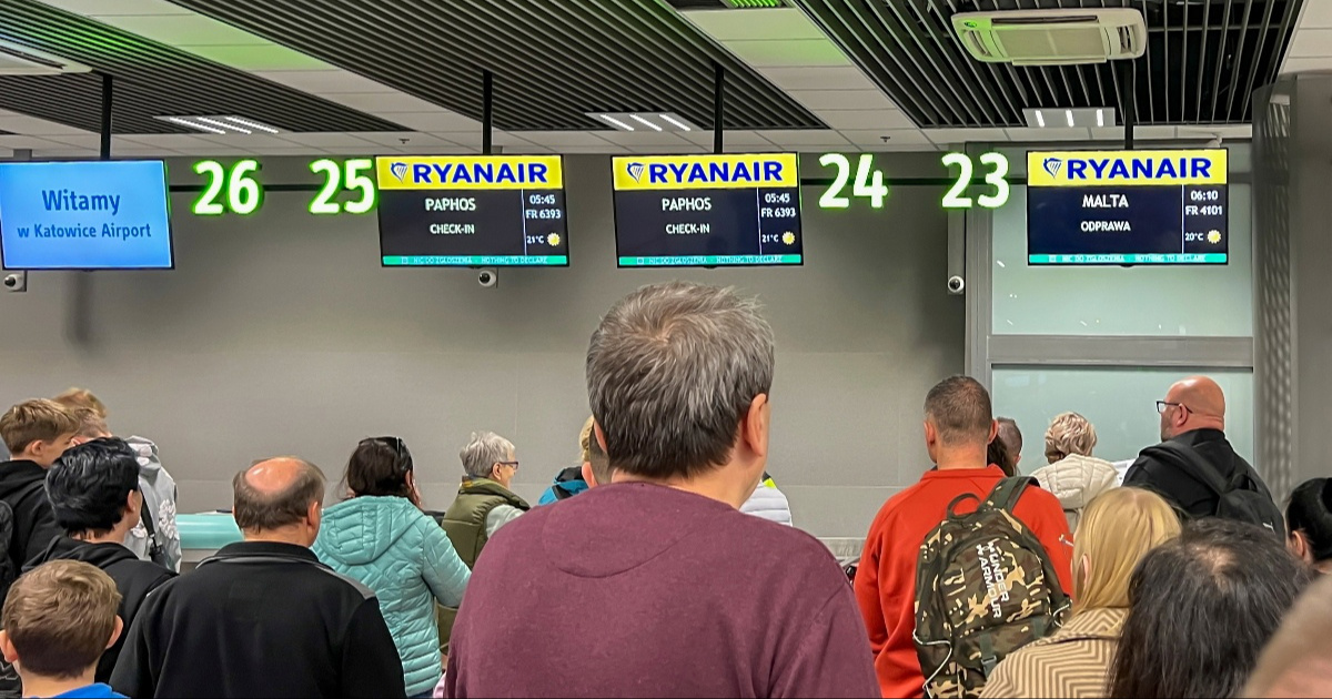 Ryanair upozorio putnike: Ovu obuću trebali biste skinuti prije leta