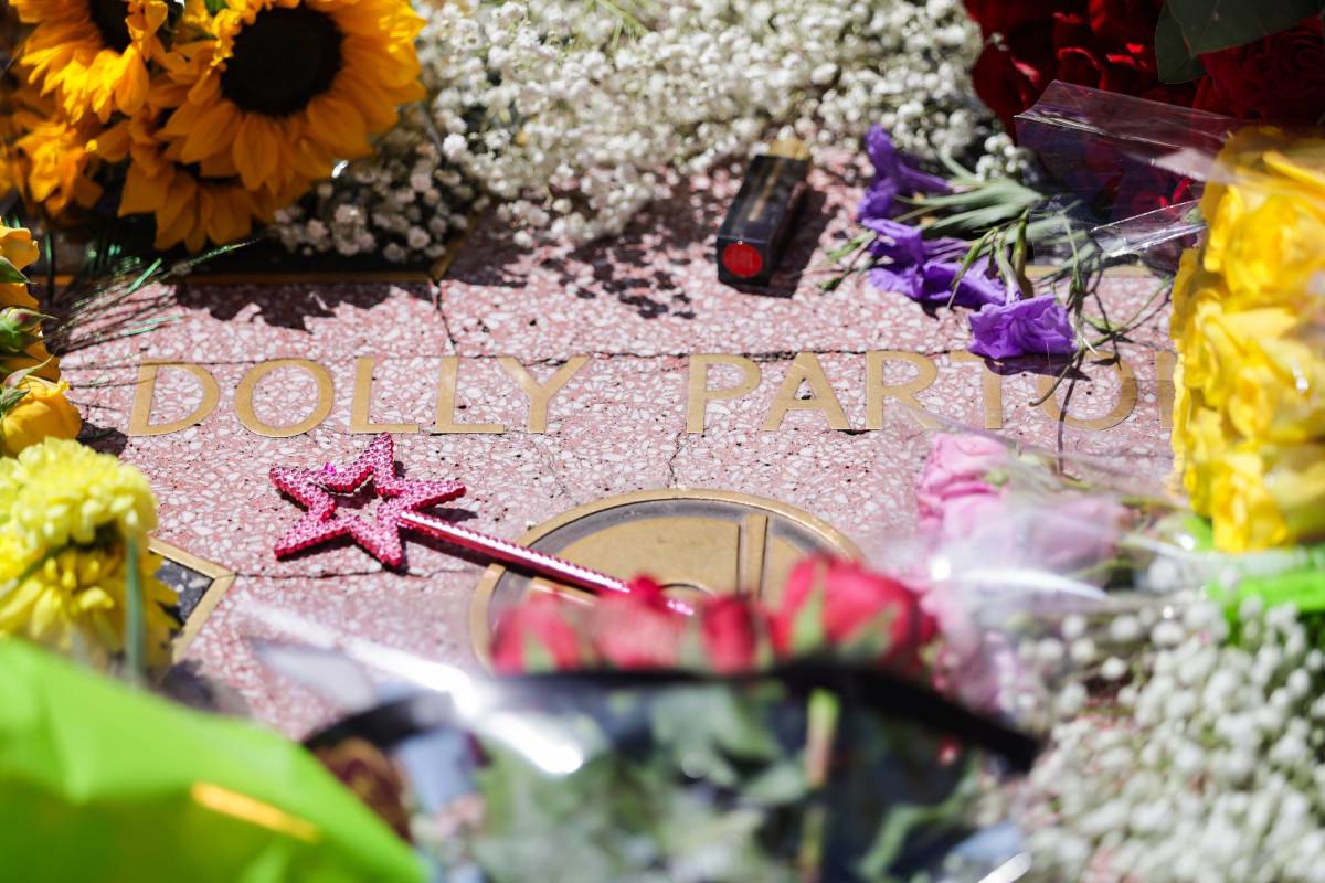 Zvijezda Dolly Parton na Stazi slavnih oštećena nakon njezine smrti
