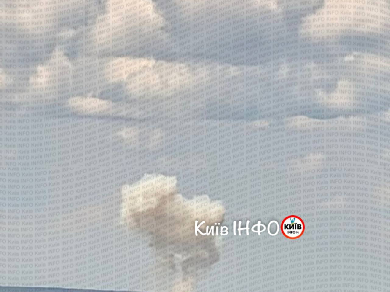Rijetki napad usred dana: Rusi balističkim raketama gađali Kijev
