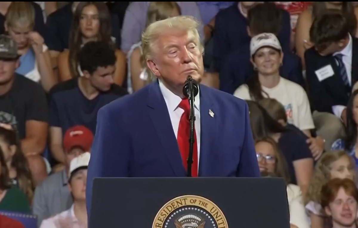 Trump: Komunisti žele dići u zrak Mount Rushmore