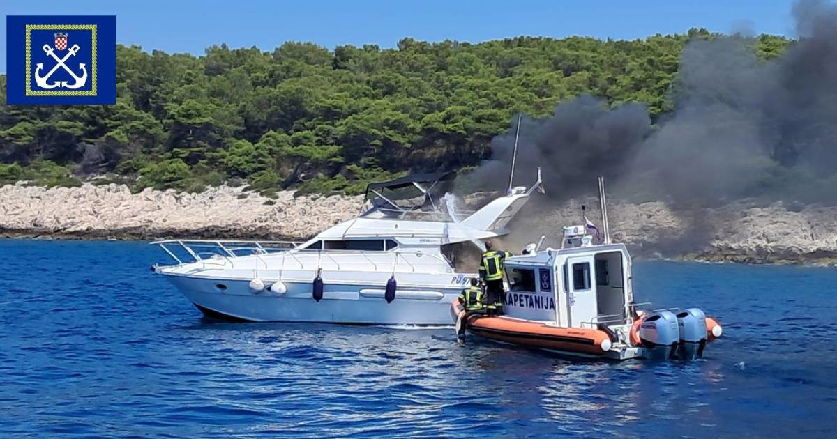VIDEO I FOTO Zapalila se brodica kod Hvara. Među spašenima i dvoje djece