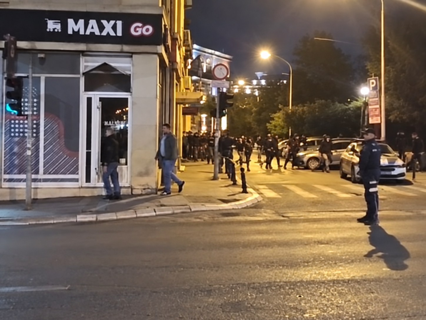 VIDEO Ovako je Vučićeva maskirana ekipa pobjegla iz Ćacilenda