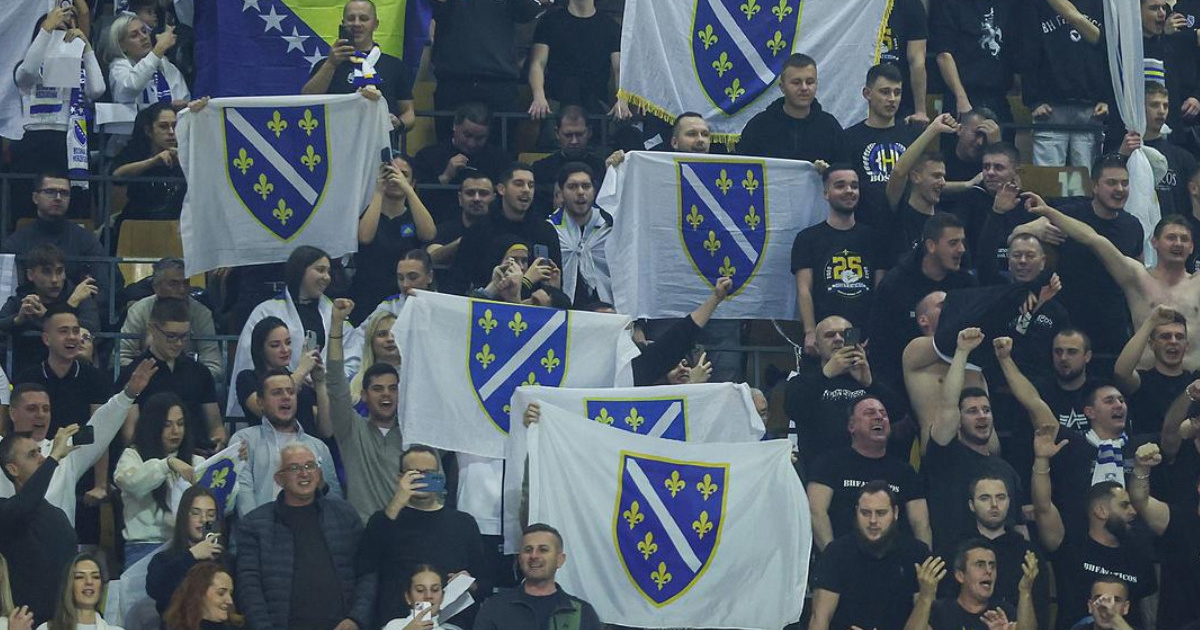 VIDEO BH Fanaticosi krvniku Mladiću: Puši ku*ac, ko te je*e, crna zemlja nek' te jede