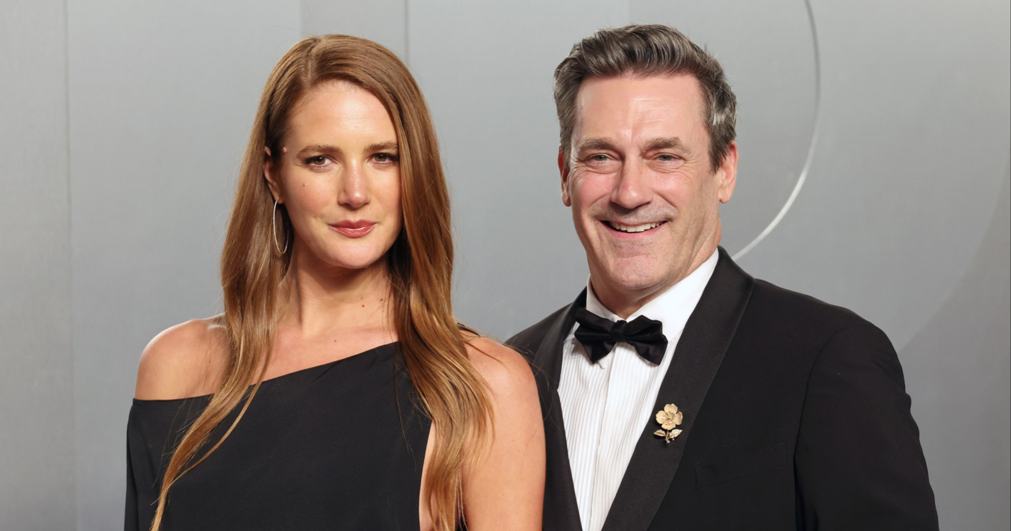 Glumci Anna Osceola (38) i Jon Hamm (55) čekaju prvo dijete