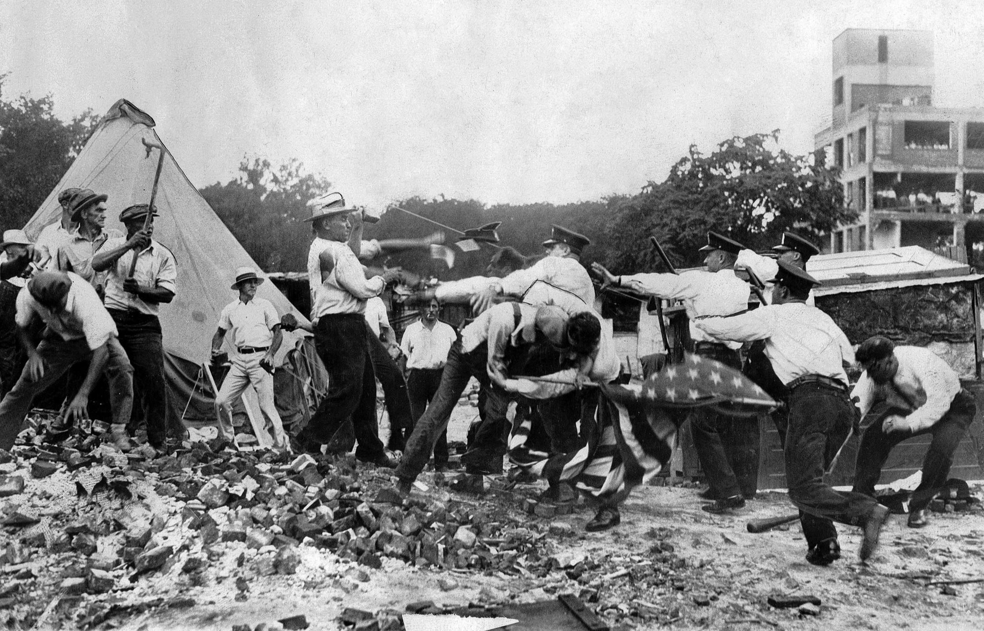 Dan kad je američka vojska tenkovima napala vlastite ratne veterane