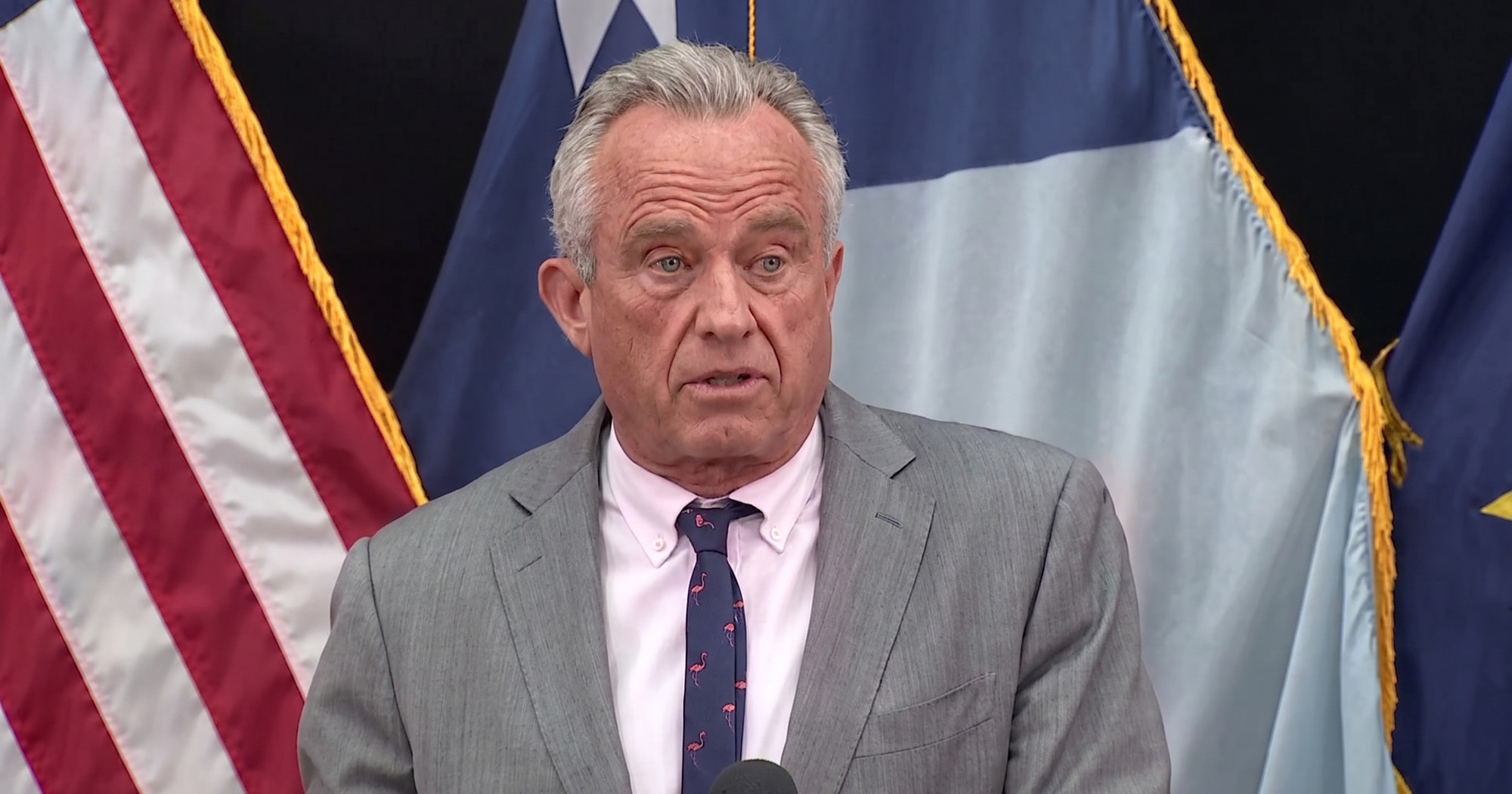 "Šale se same pišu": RFK Jr.-u usred govora zazvonio mobitel, melodija je hit