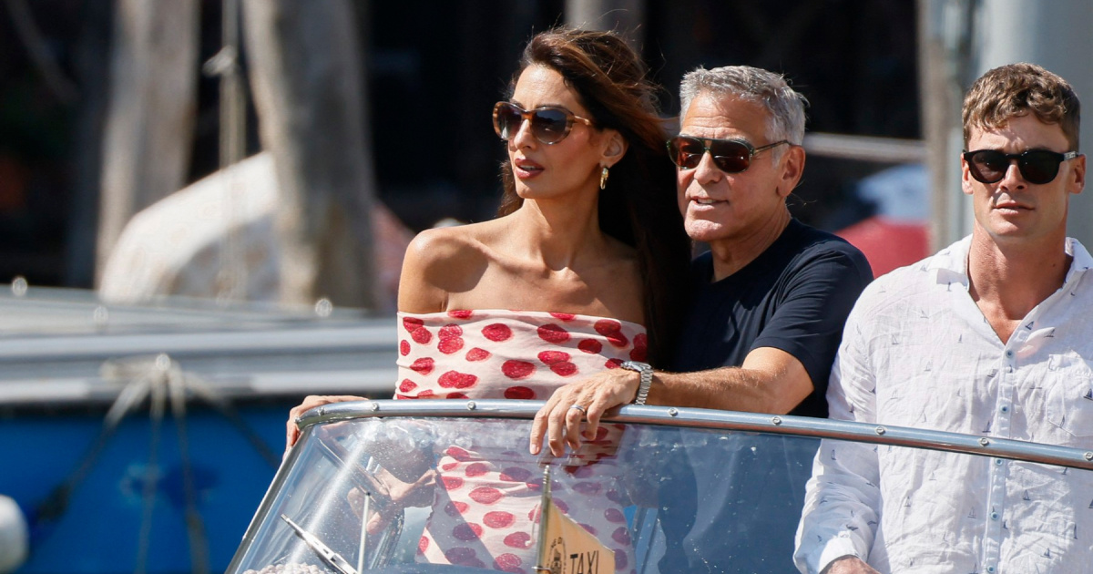 Točkice, šljokice i glamur: Amal Clooney u Veneciji izgleda spremno za zabavu