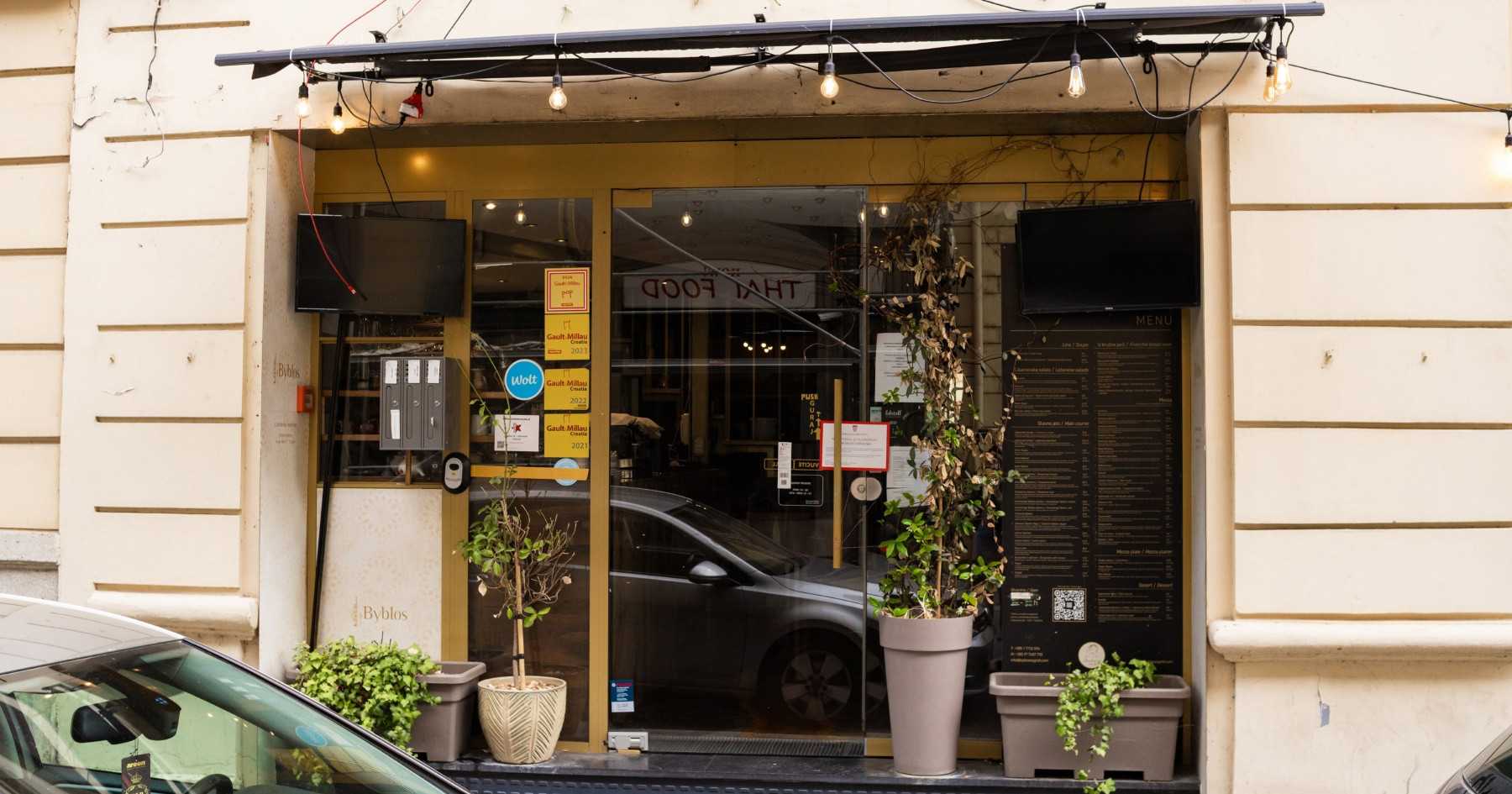 Zatvoren libanonski restoran u Zagrebu? Na vratima osvanuo crveni natpis