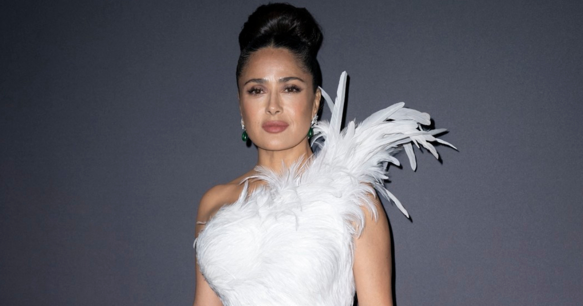 Salma Hayek u bijeloj haljini od perja donijela čisti glamur u Cannes