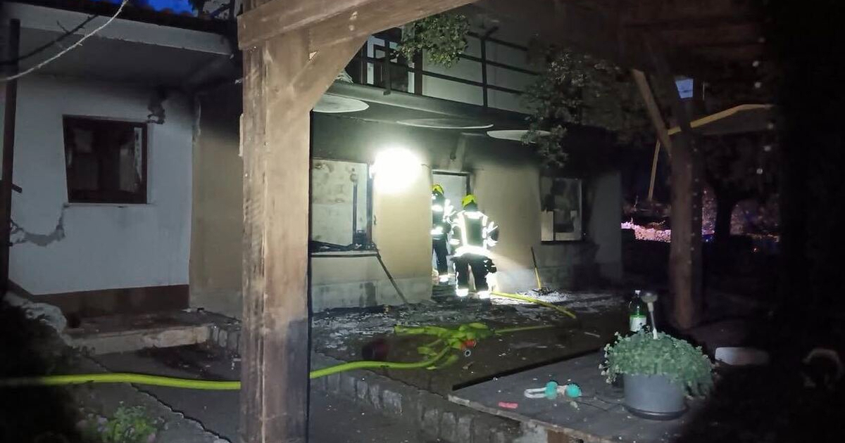 FOTO Eksplozija plina u Rijeci. Srušio se balkon, izbio veliki požar