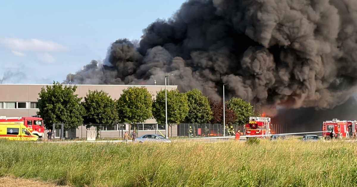 FOTO I VIDEO Gori tvornica dizajnerskog namještaja u Zagorju