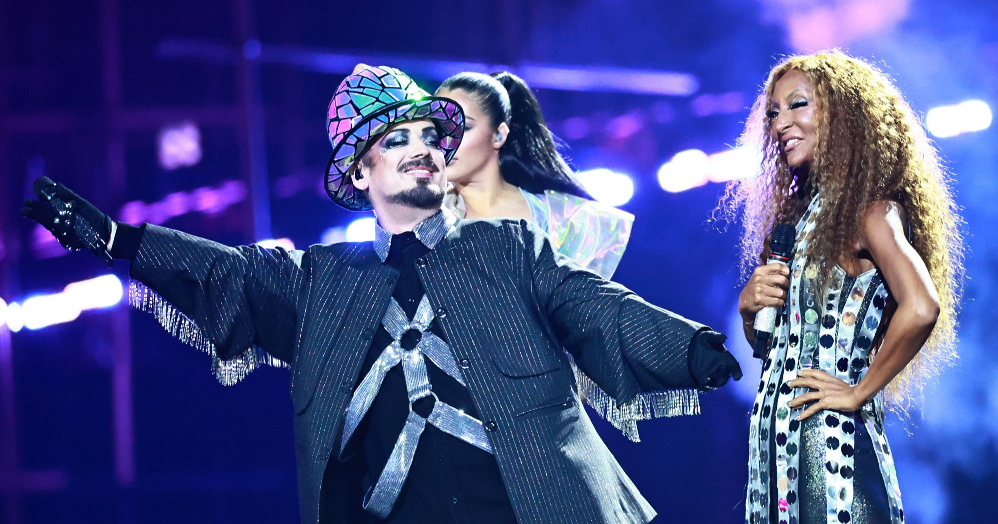 Boy George večeras nastupa na Eurosongu. Ako trepnete, mogli biste propustiti nastup