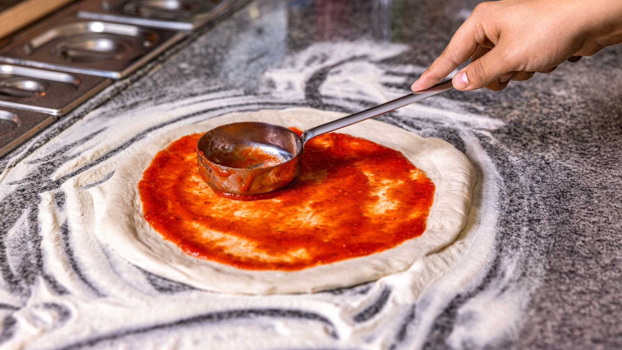 Kako najbrže napraviti tijesto za pizzu? Gotovo je za manje od pola sata