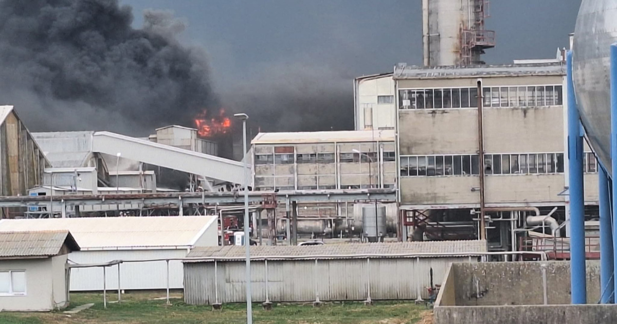 VIDEO Izbio veliki požar u Petrokemiji