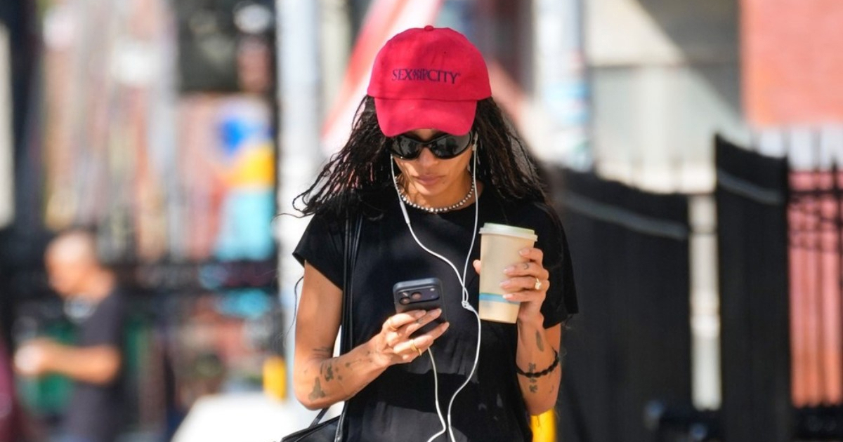 Zoë Kravitz popularizira neočekivani trend cipela