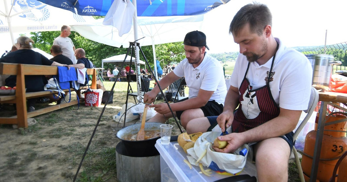 FOTO U Velikom Trojstvu održana tradicionalna gulašijada, okupilo se čak 56 ekipa