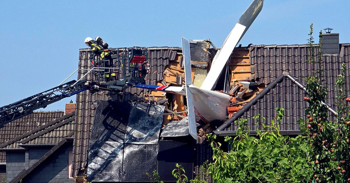 Mali avion se zabio u kuću u Njemačkoj. Umrla jedna osoba