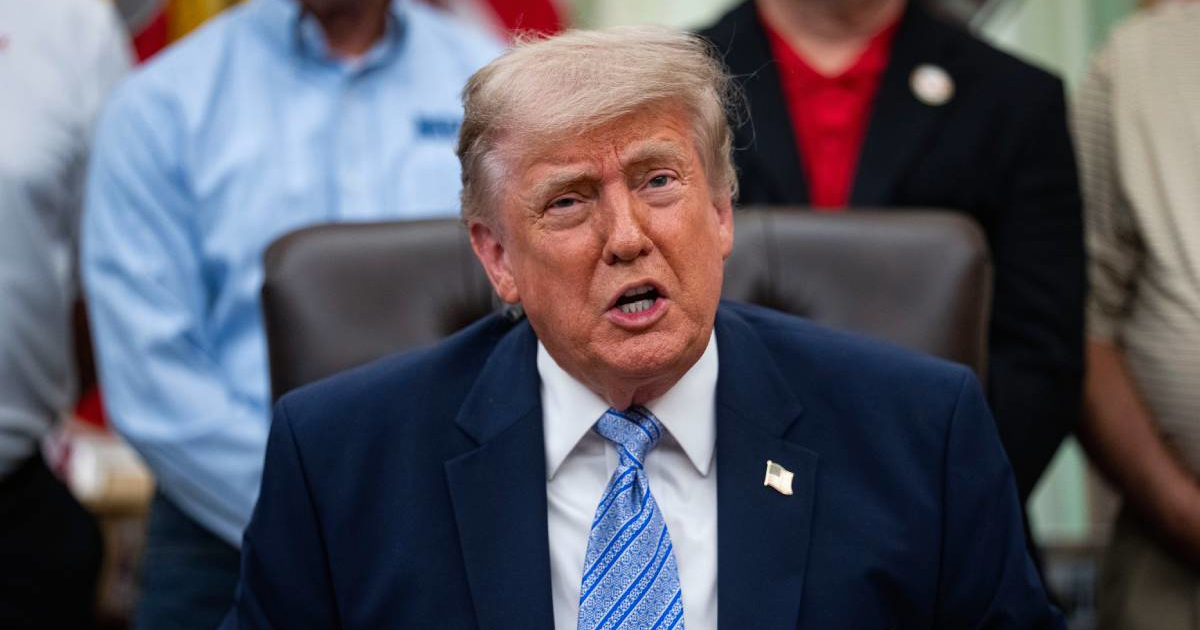 Trump nije bio na svadbi sina, ali zato je objavio 16 bizarnih stvari na internetu ?