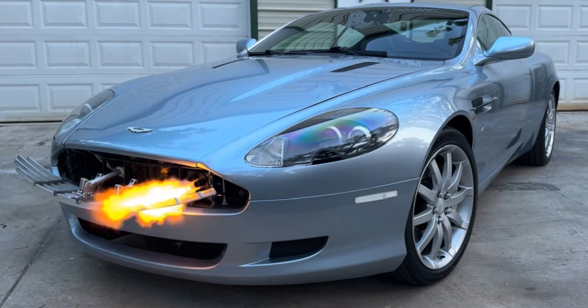 VIDEO Ovaj Aston Martin ima bacače plamena