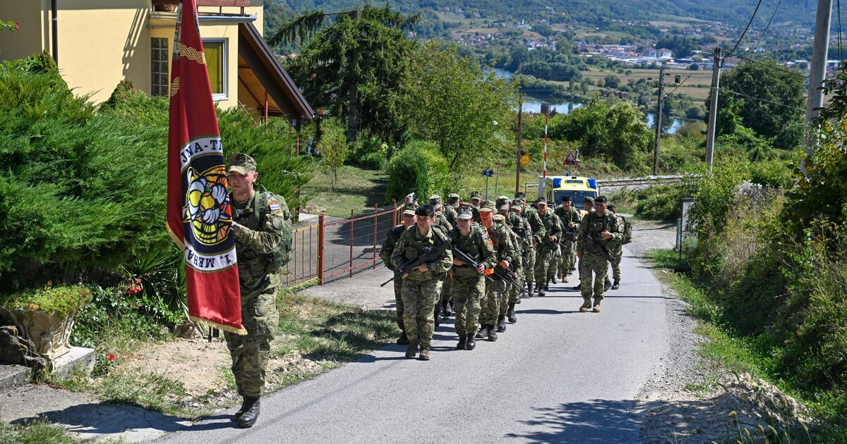 Mladi Tigrovi hodali od Petrinje do Kostajnice. Na simboličnoj lokaciji dobili beretke