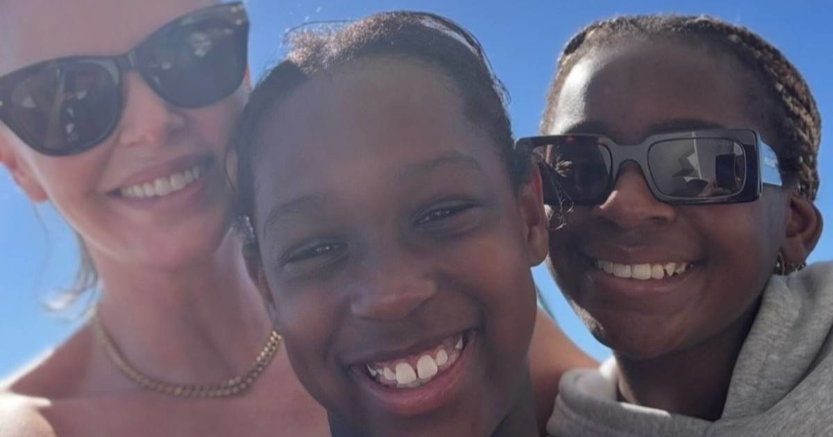 Charlize Theron objavila rijetke fotografije s posvojenim kćerima