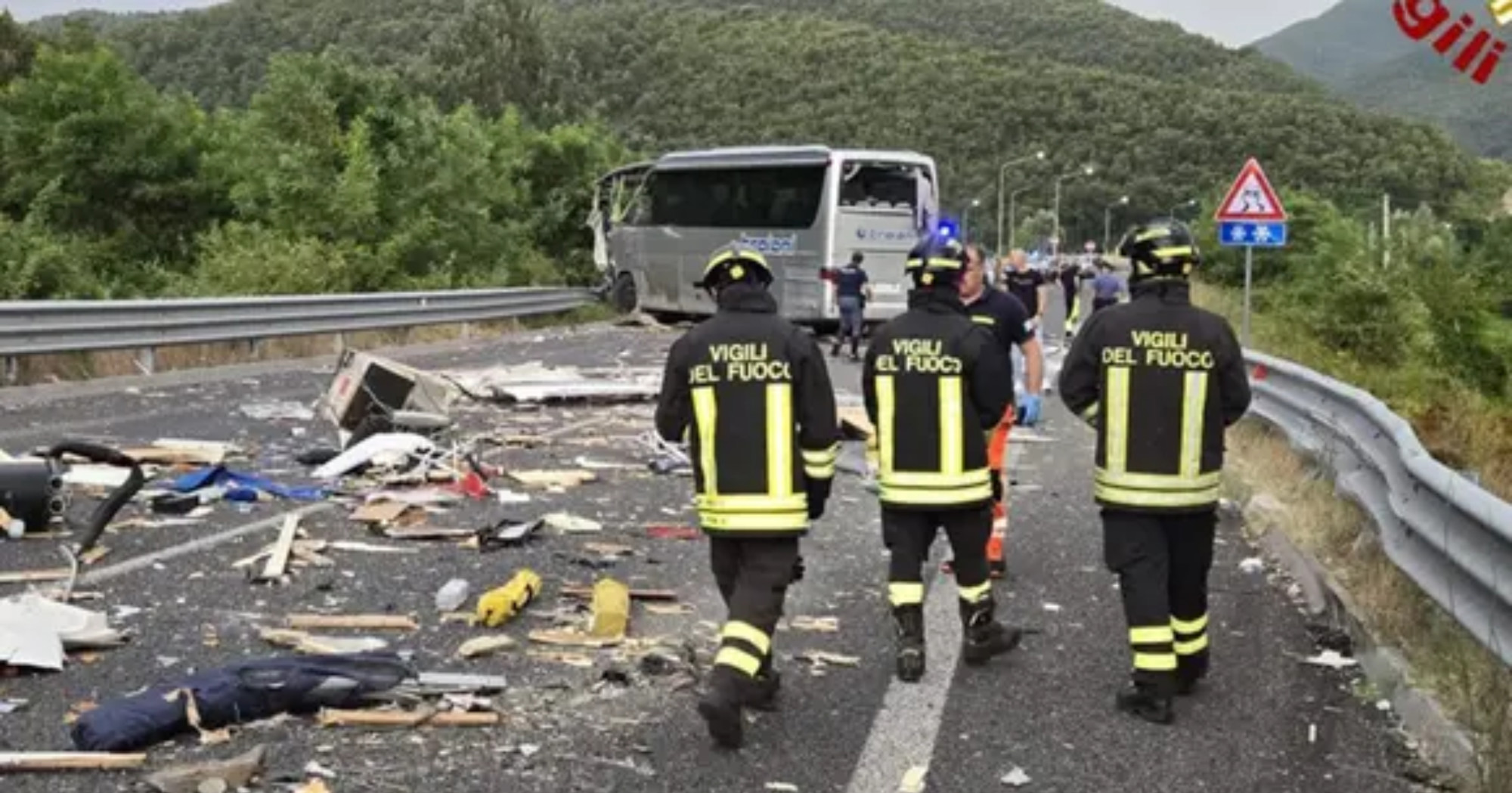 Teška nesreća u Italiji, sudarili se bus i kamper. Šestero mrtvih, 26 ozlijeđenih