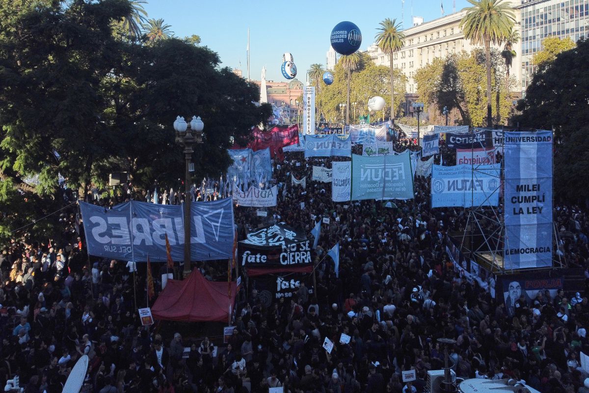 Ogroman prosvjed zbog smanjenja financiranja sveučilišta u Argentini