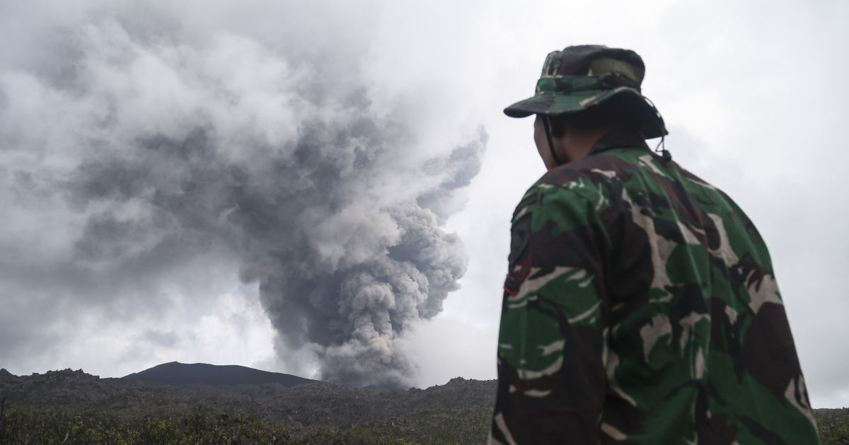 Tijela dvoje planinara pronađena zagrljena nakon erupcije vulkana u Indoneziji