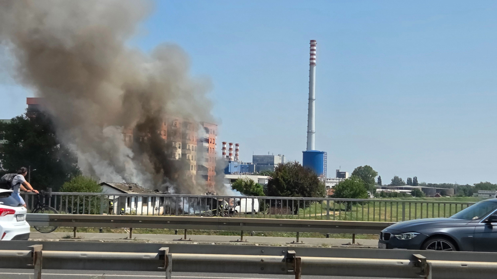 VIDEO I FOTO Planula baraka uz nasip u Zagrebu
