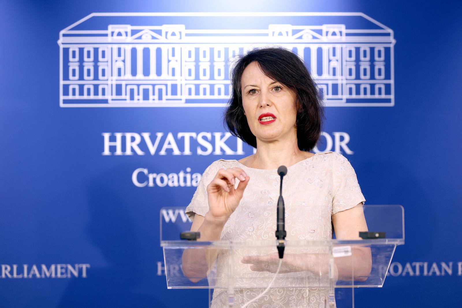 Orešković: HDZ štiti korumpirane jatake i mafijaše, a Plenković se naslikava
